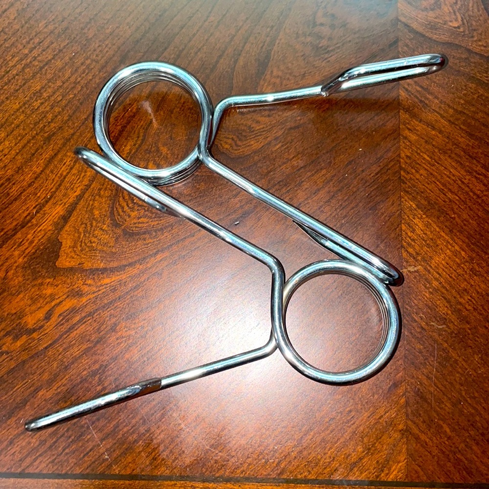 Metal barbell clamps